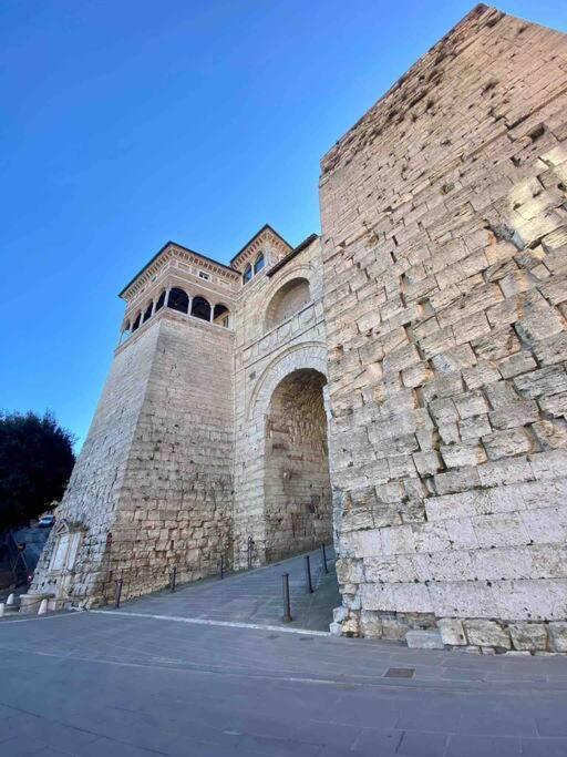 Perugia Home Apartment La Finestra Di Fronte Dış mekan fotoğraf